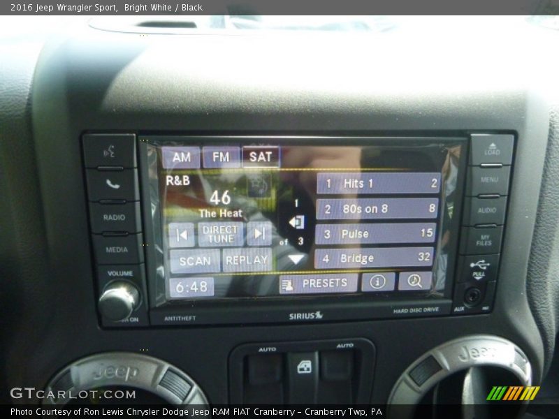 Bright White / Black 2016 Jeep Wrangler Sport