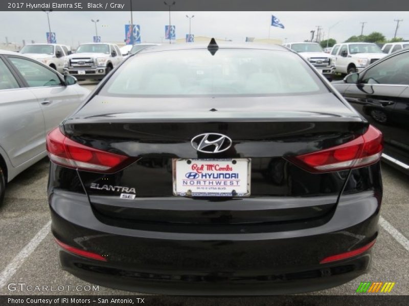 Black / Gray 2017 Hyundai Elantra SE