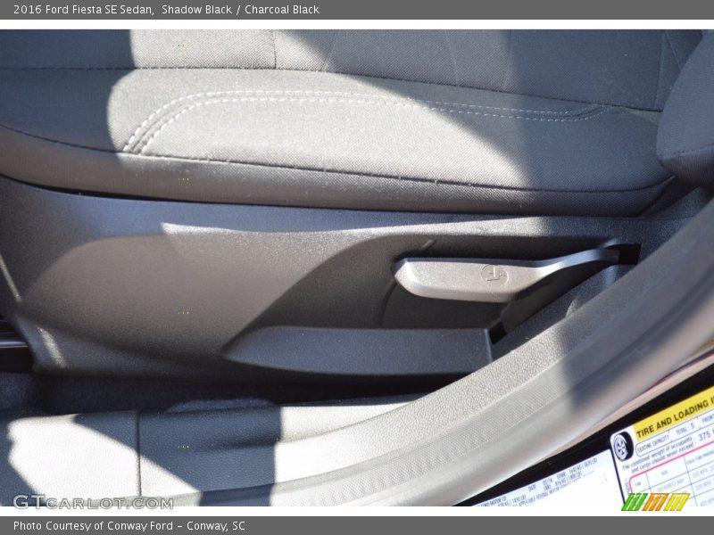 Shadow Black / Charcoal Black 2016 Ford Fiesta SE Sedan