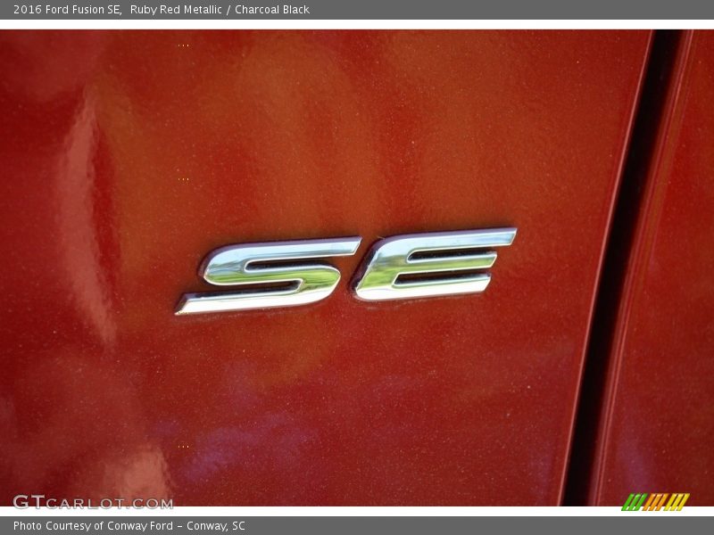 Ruby Red Metallic / Charcoal Black 2016 Ford Fusion SE