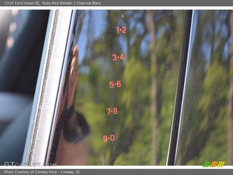 Ruby Red Metallic / Charcoal Black 2016 Ford Fusion SE