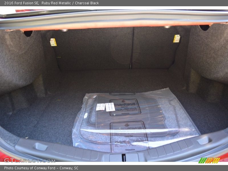 Ruby Red Metallic / Charcoal Black 2016 Ford Fusion SE