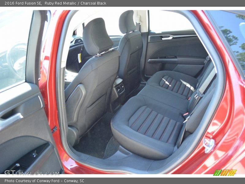 Ruby Red Metallic / Charcoal Black 2016 Ford Fusion SE