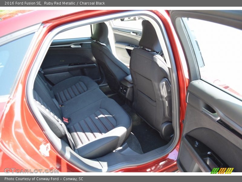 Ruby Red Metallic / Charcoal Black 2016 Ford Fusion SE