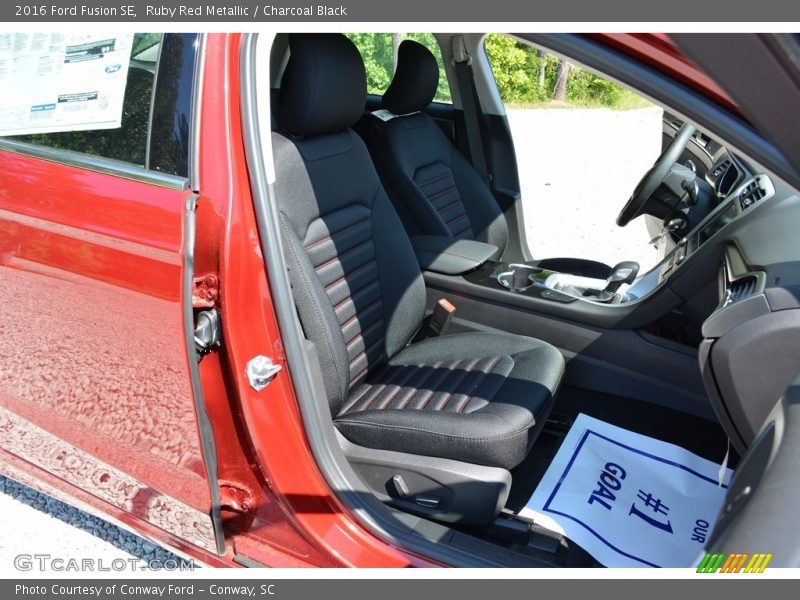 Ruby Red Metallic / Charcoal Black 2016 Ford Fusion SE