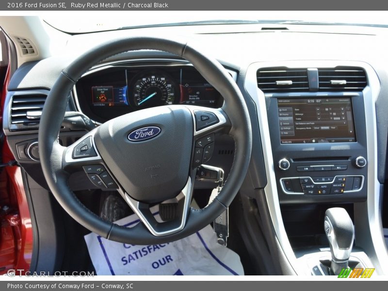 Ruby Red Metallic / Charcoal Black 2016 Ford Fusion SE