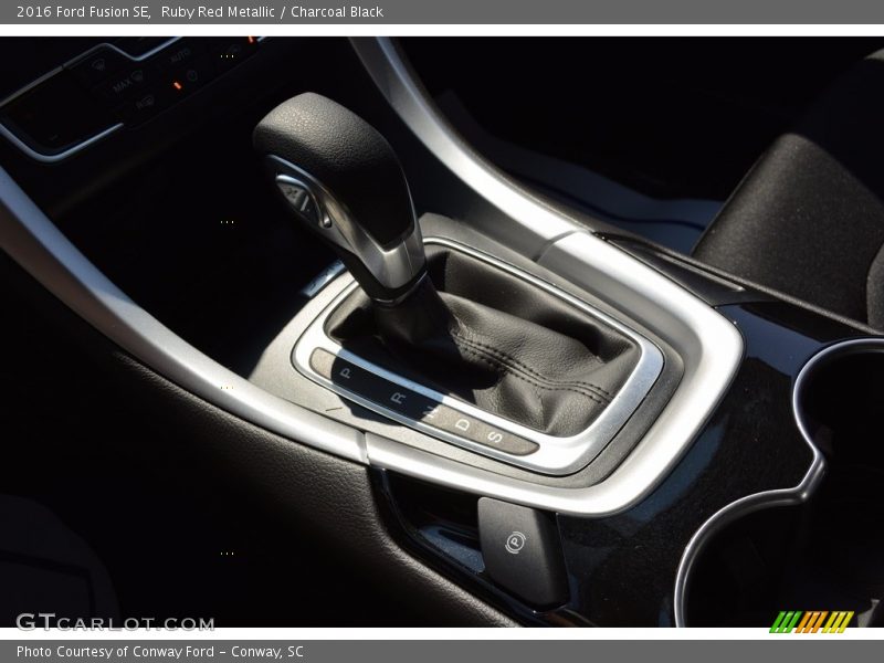 Ruby Red Metallic / Charcoal Black 2016 Ford Fusion SE