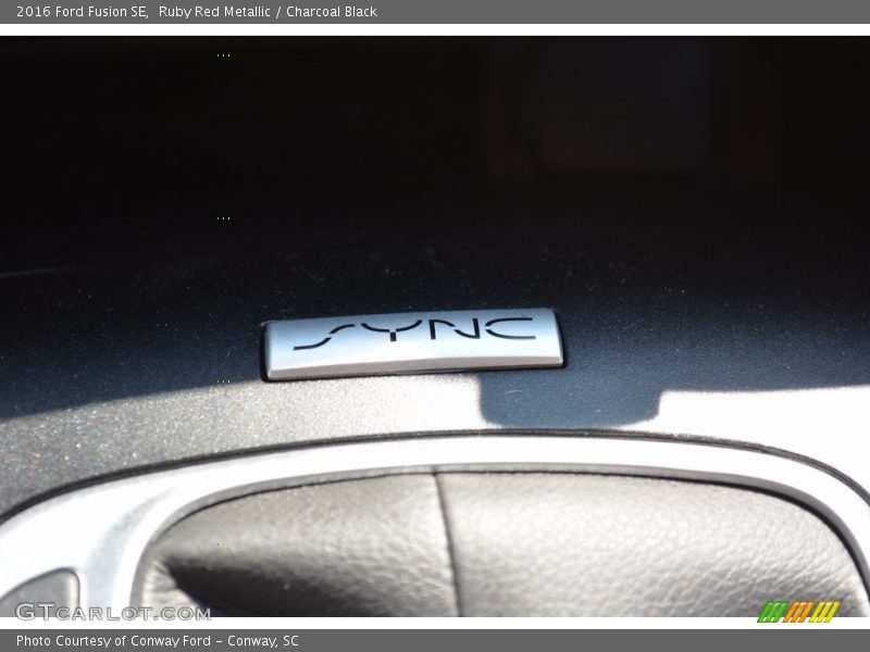Ruby Red Metallic / Charcoal Black 2016 Ford Fusion SE