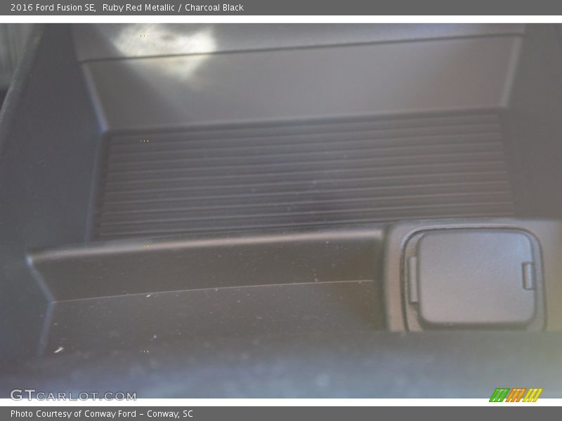 Ruby Red Metallic / Charcoal Black 2016 Ford Fusion SE