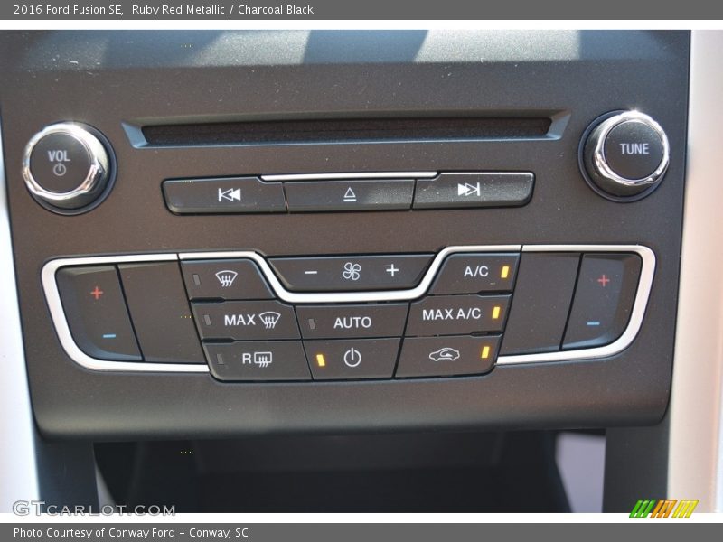 Ruby Red Metallic / Charcoal Black 2016 Ford Fusion SE