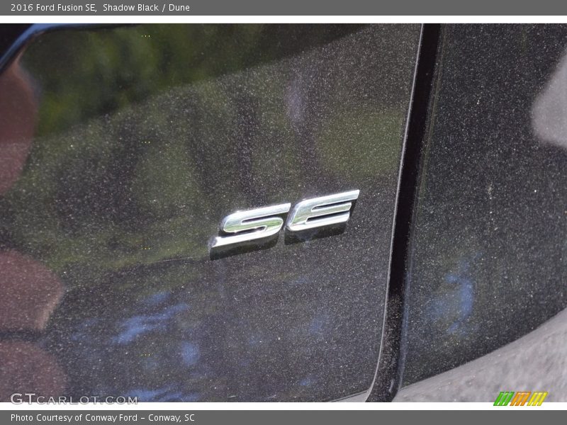 Shadow Black / Dune 2016 Ford Fusion SE