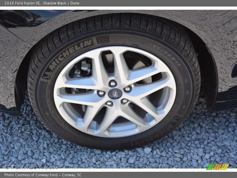 Shadow Black / Dune 2016 Ford Fusion SE