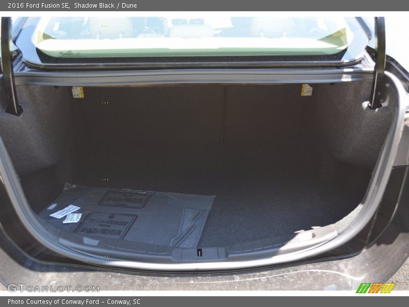 Shadow Black / Dune 2016 Ford Fusion SE