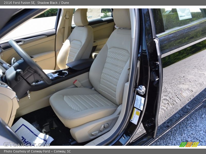 Shadow Black / Dune 2016 Ford Fusion SE