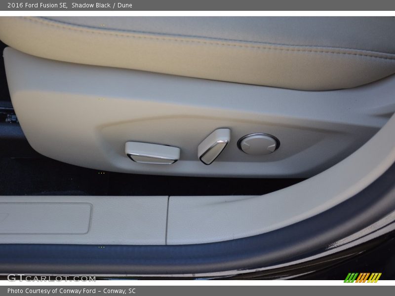Shadow Black / Dune 2016 Ford Fusion SE