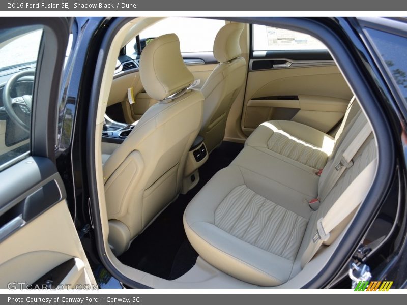 Shadow Black / Dune 2016 Ford Fusion SE