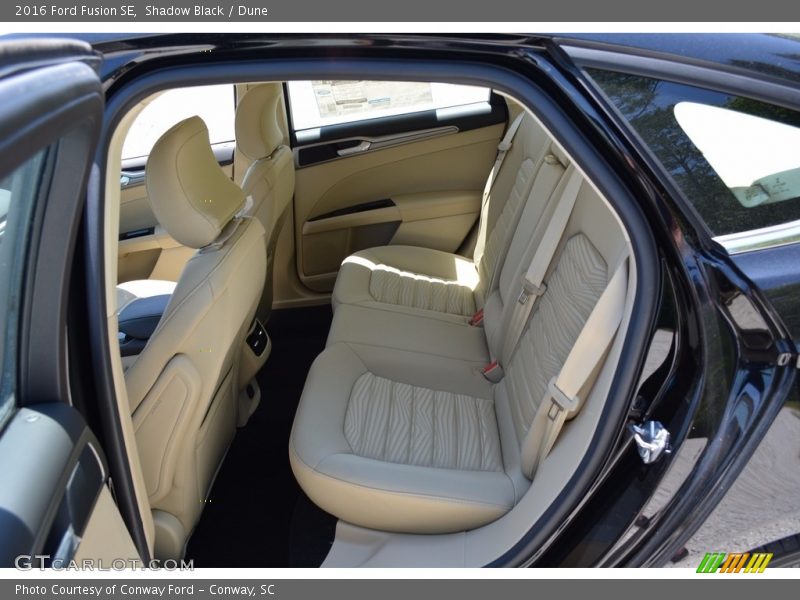 Shadow Black / Dune 2016 Ford Fusion SE