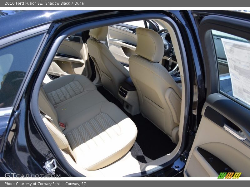 Shadow Black / Dune 2016 Ford Fusion SE