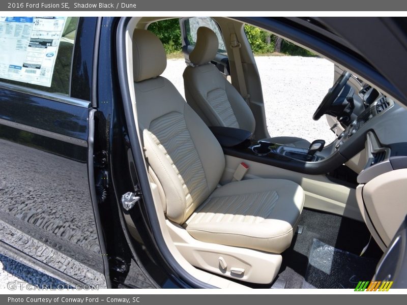 Shadow Black / Dune 2016 Ford Fusion SE