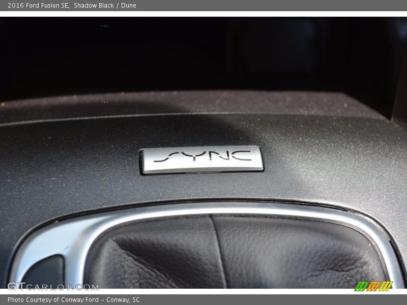 Shadow Black / Dune 2016 Ford Fusion SE