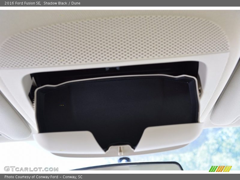 Shadow Black / Dune 2016 Ford Fusion SE