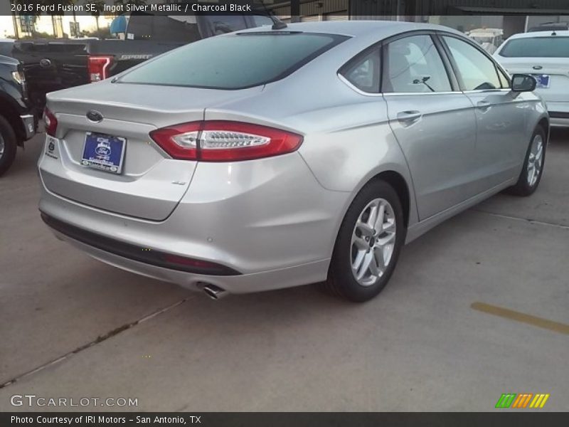 Ingot Silver Metallic / Charcoal Black 2016 Ford Fusion SE