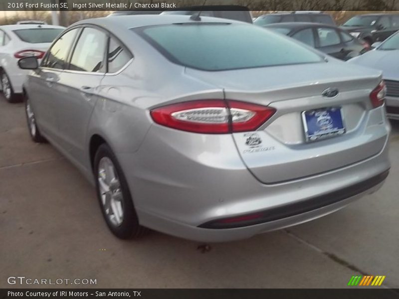 Ingot Silver Metallic / Charcoal Black 2016 Ford Fusion SE