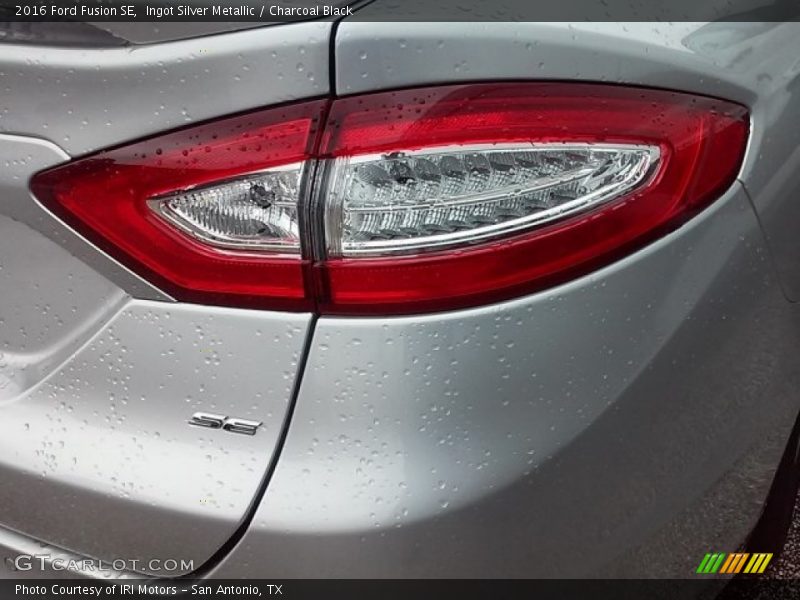 Ingot Silver Metallic / Charcoal Black 2016 Ford Fusion SE