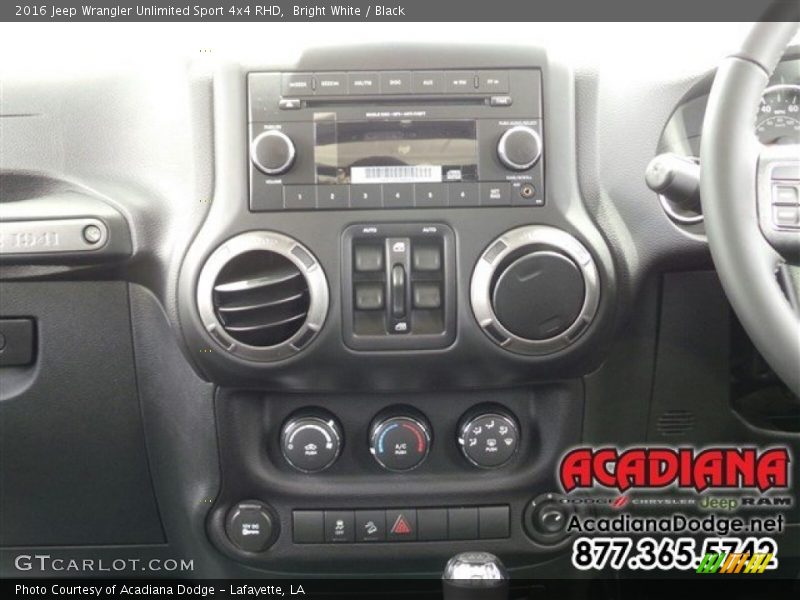 Bright White / Black 2016 Jeep Wrangler Unlimited Sport 4x4 RHD