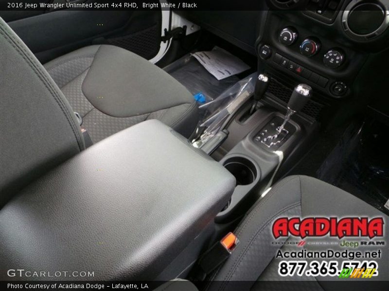 Bright White / Black 2016 Jeep Wrangler Unlimited Sport 4x4 RHD