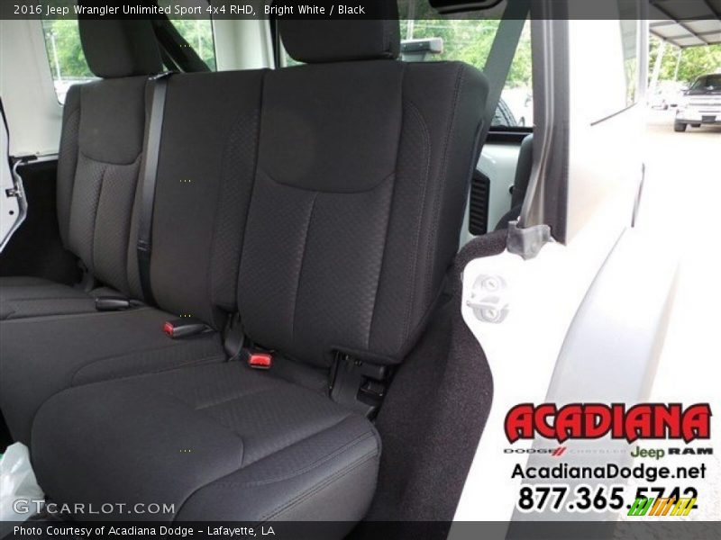 Bright White / Black 2016 Jeep Wrangler Unlimited Sport 4x4 RHD