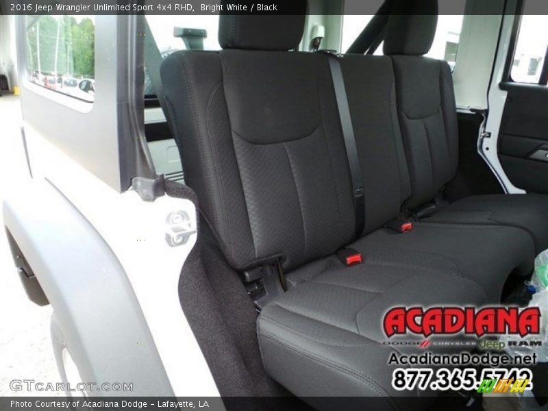 Bright White / Black 2016 Jeep Wrangler Unlimited Sport 4x4 RHD