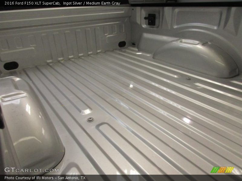 Ingot Silver / Medium Earth Gray 2016 Ford F150 XLT SuperCab