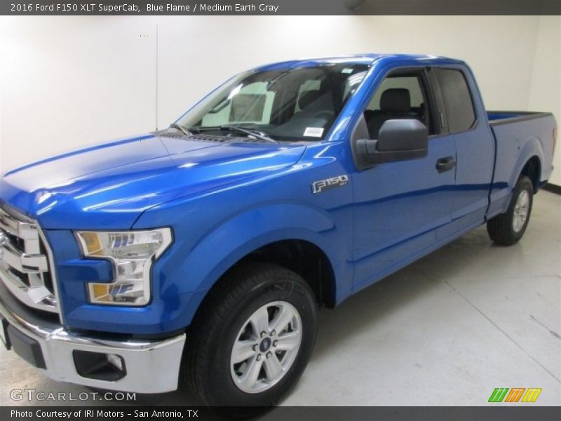 Front 3/4 View of 2016 F150 XLT SuperCab