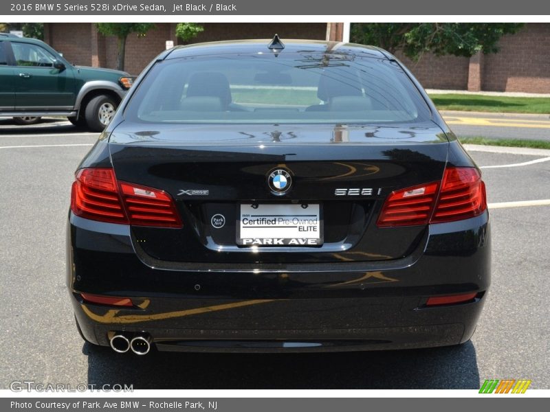 Jet Black / Black 2016 BMW 5 Series 528i xDrive Sedan