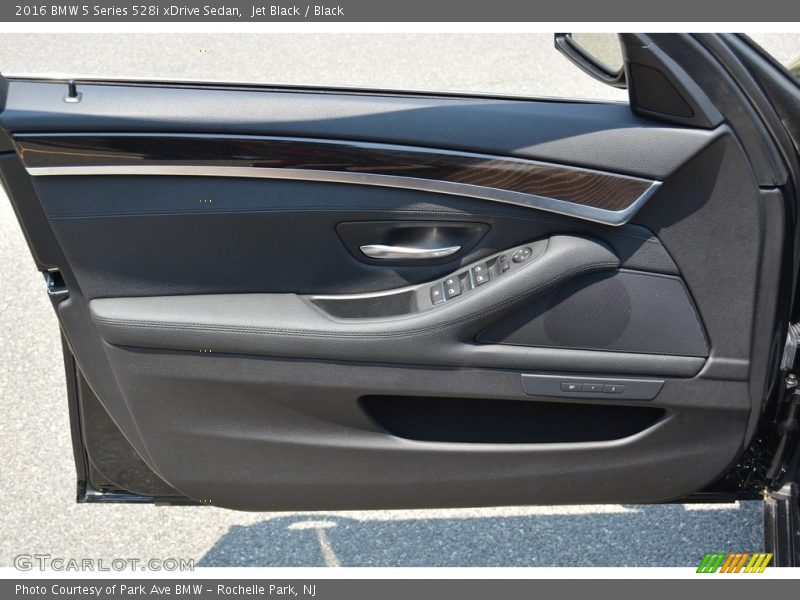 Jet Black / Black 2016 BMW 5 Series 528i xDrive Sedan