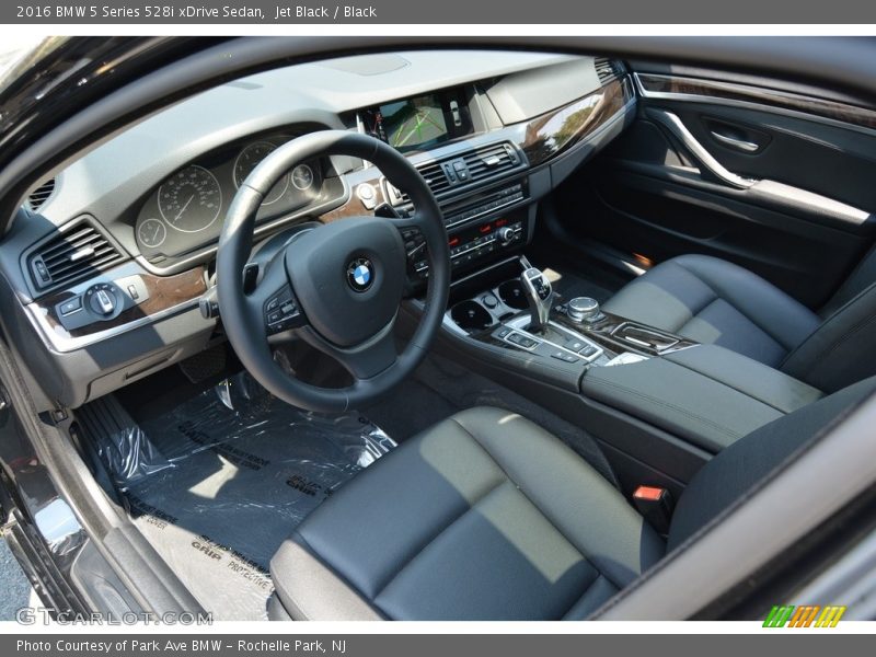 Jet Black / Black 2016 BMW 5 Series 528i xDrive Sedan