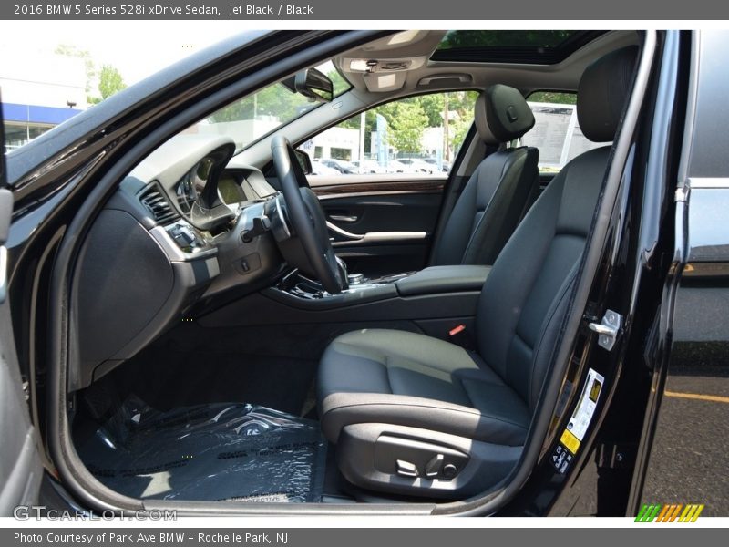 Jet Black / Black 2016 BMW 5 Series 528i xDrive Sedan