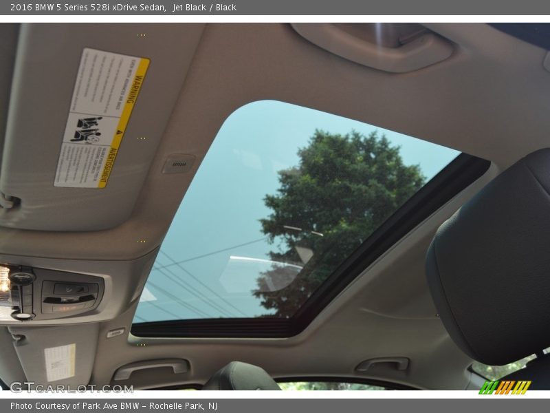 Jet Black / Black 2016 BMW 5 Series 528i xDrive Sedan