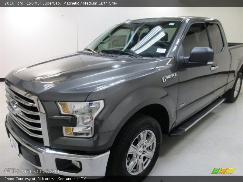 Magnetic / Medium Earth Gray 2016 Ford F150 XLT SuperCab