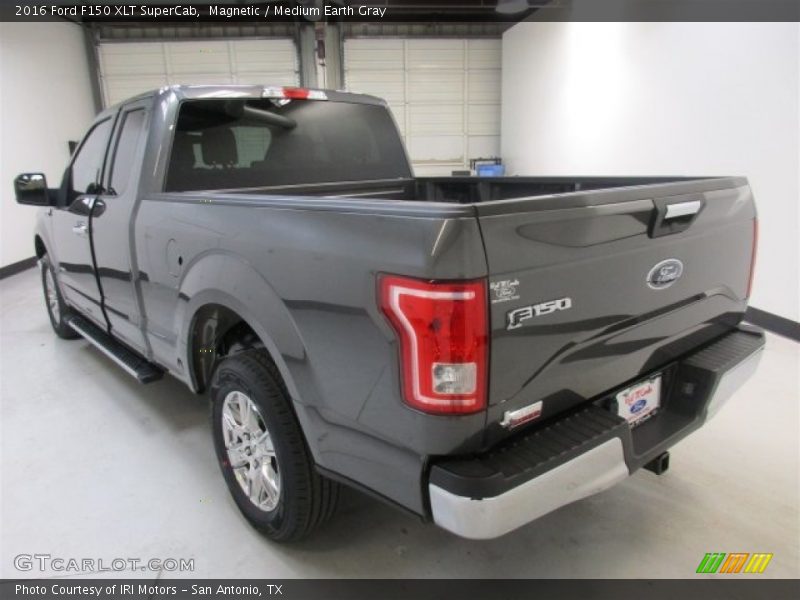 Magnetic / Medium Earth Gray 2016 Ford F150 XLT SuperCab