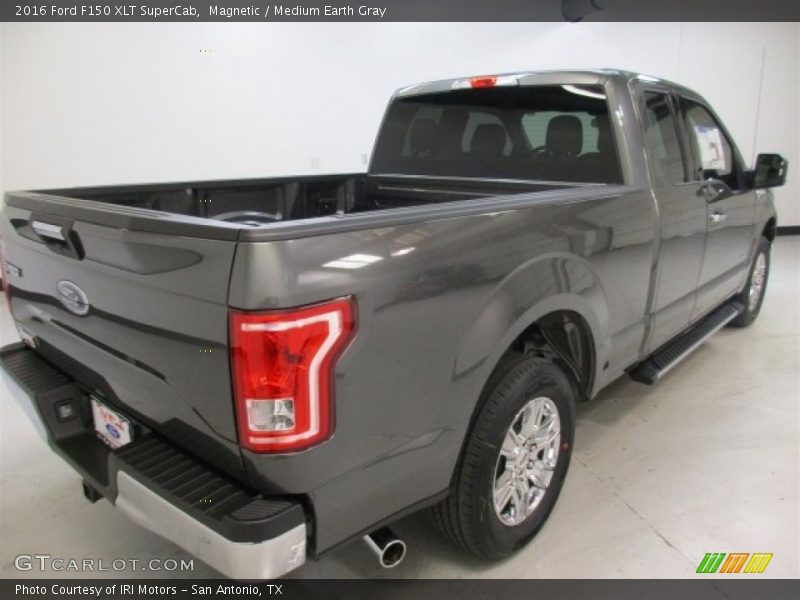 Magnetic / Medium Earth Gray 2016 Ford F150 XLT SuperCab