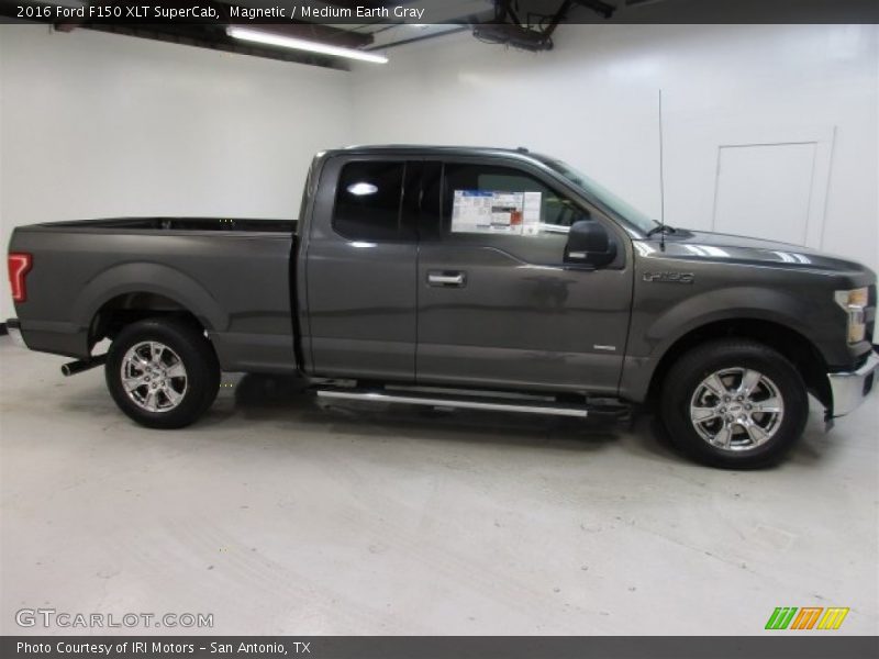 Magnetic / Medium Earth Gray 2016 Ford F150 XLT SuperCab