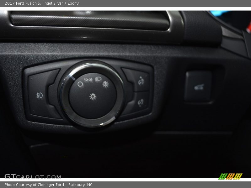 Ingot Silver / Ebony 2017 Ford Fusion S