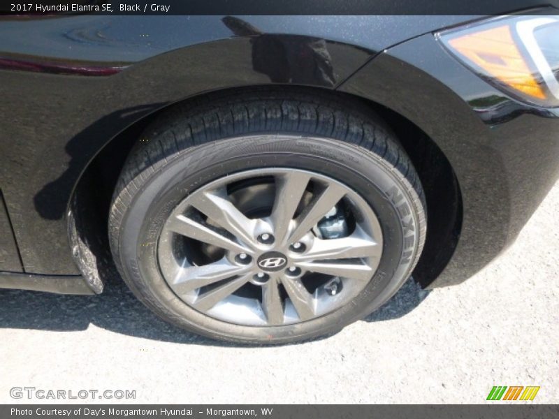 Black / Gray 2017 Hyundai Elantra SE