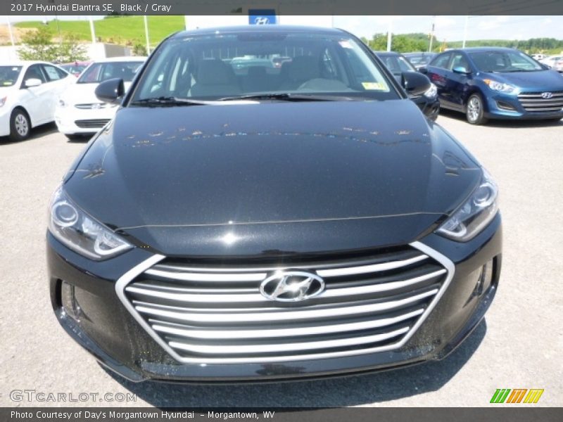 Black / Gray 2017 Hyundai Elantra SE