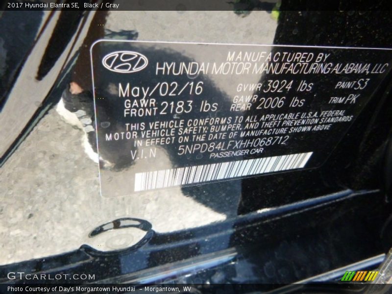 Black / Gray 2017 Hyundai Elantra SE