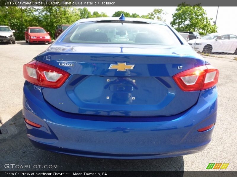 Kinetic Blue Metallic / Jet Black 2016 Chevrolet Cruze LT Sedan