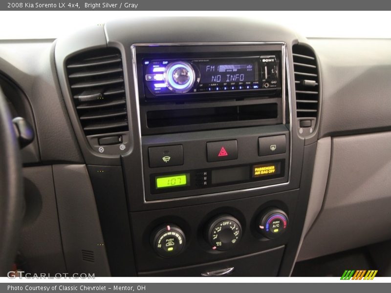 Bright Silver / Gray 2008 Kia Sorento LX 4x4