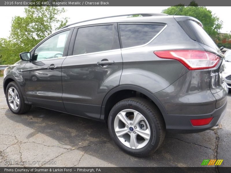 Magnetic Metallic / Charcoal Black 2016 Ford Escape SE 4WD